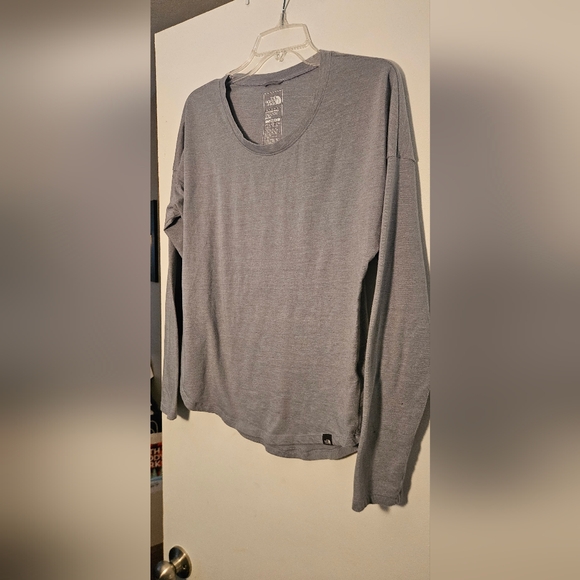 The North Face Tops - The North Face Men's Heather Gray Long Sleeve Tee
